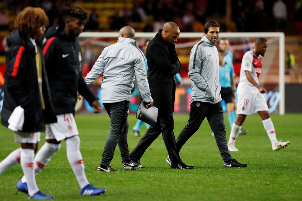 Zklamaný Thierry Henry po prohře Monaka 0:4 s Bruggami v rámci 4. kola základních skupin Ligy mistrů