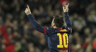 Messi není bůh. Ale dobrými skutky mimo hřiště si ho dovede naklonit
