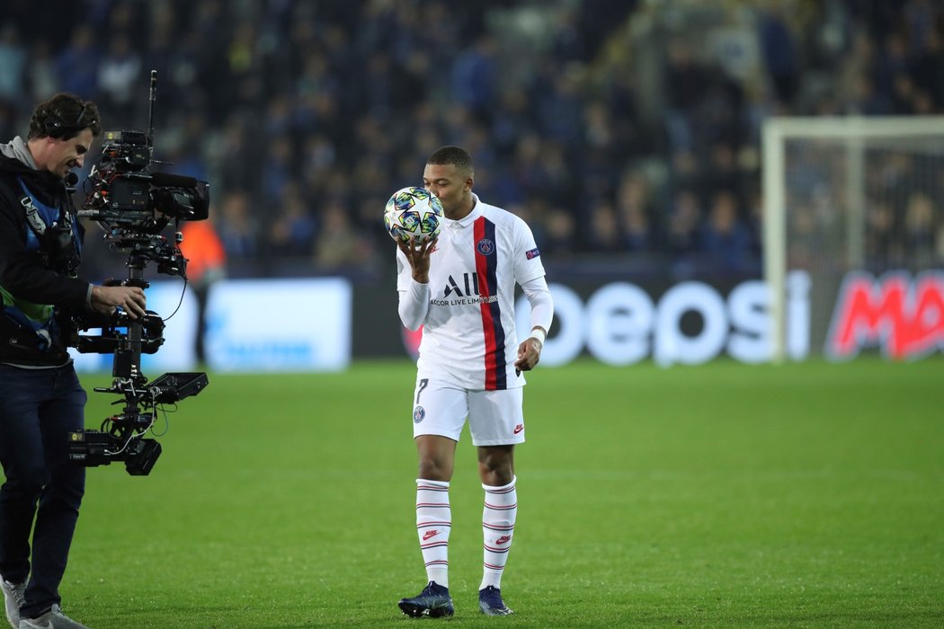 Kylian Mbappé nasázel Bruggám i jako střídající hráč hattrick