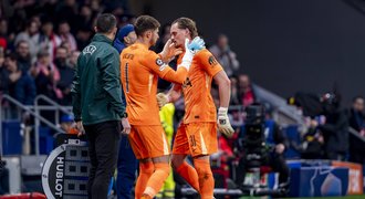 Kouč Tottenhamu vysvětlil šokující stažení Kinského: Střídal jsem ho, abych mu pomohl Kouč Tottenhamu vysvětlil šokující stažení Kinského: Střídal jsem ho, abych mu pomohl