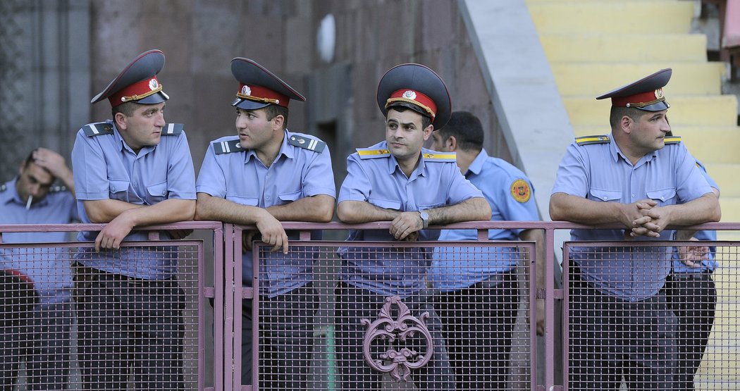 Arménská policie dohlížela na bezpečnost při utkání