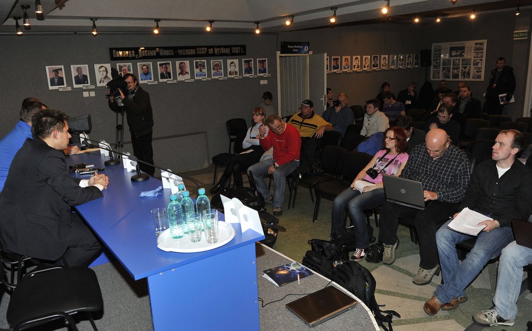 Předzápasová tisková konference fotbalistů Plzně v Minsku