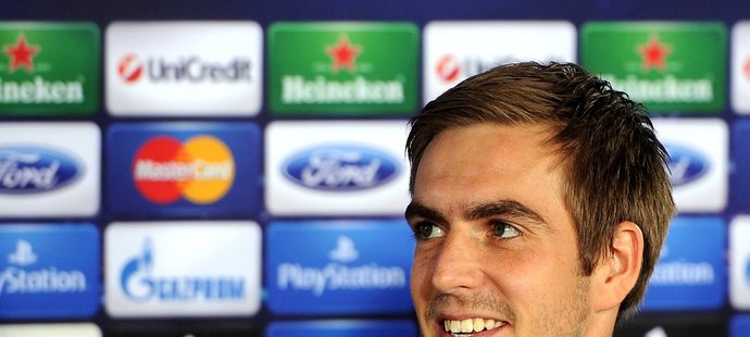 Philipp Lahm, kapitán Bayernu Mnichov. Donedávna špičkový krajní bek byl koučem Guardiolou předělán ve středního záložníka