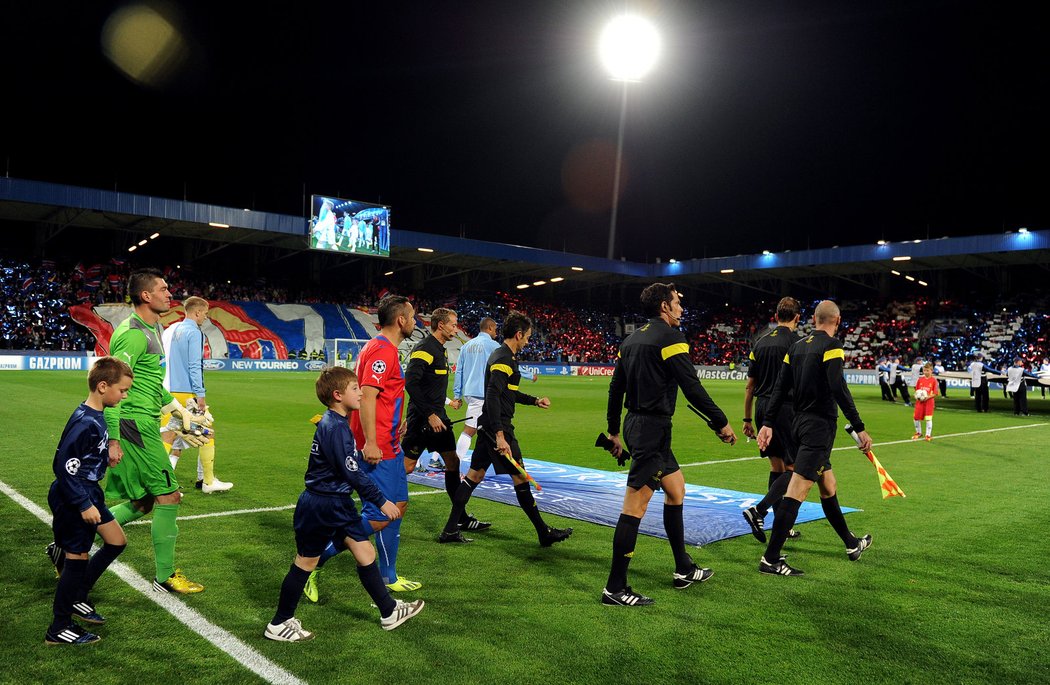 Plzeň i Manchester nastupují na zahájení utkání