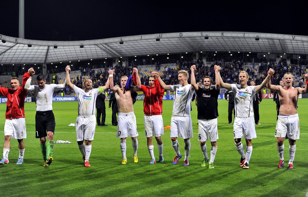 Fotbalisté Plzně vyhráli v Mariboru 1:0 a postoupili do základní skupiny Ligy mistrů. Pořádně si úspěch užívali.