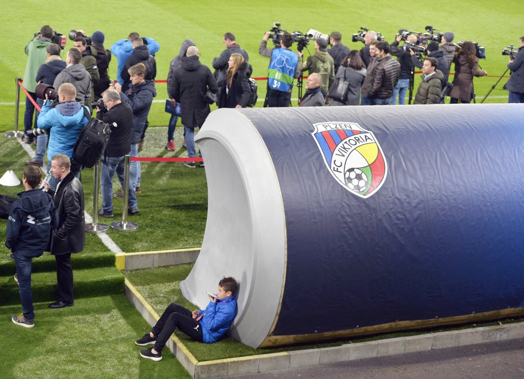 Trénink hvězd z Madridu si nenechal ujít ani syn plzeňského bosse Adolfa Šádka