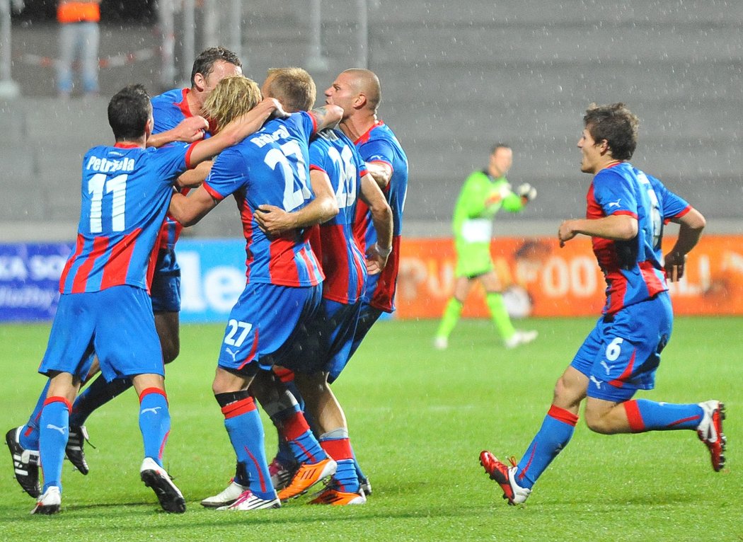 Goooool! Plzeň se díky Kolářovi dostala do vedení 2:1 a míří za postupem