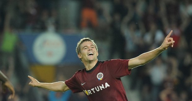 Luboš Kalouda slaví třetí gól v síti Panathinaikosu