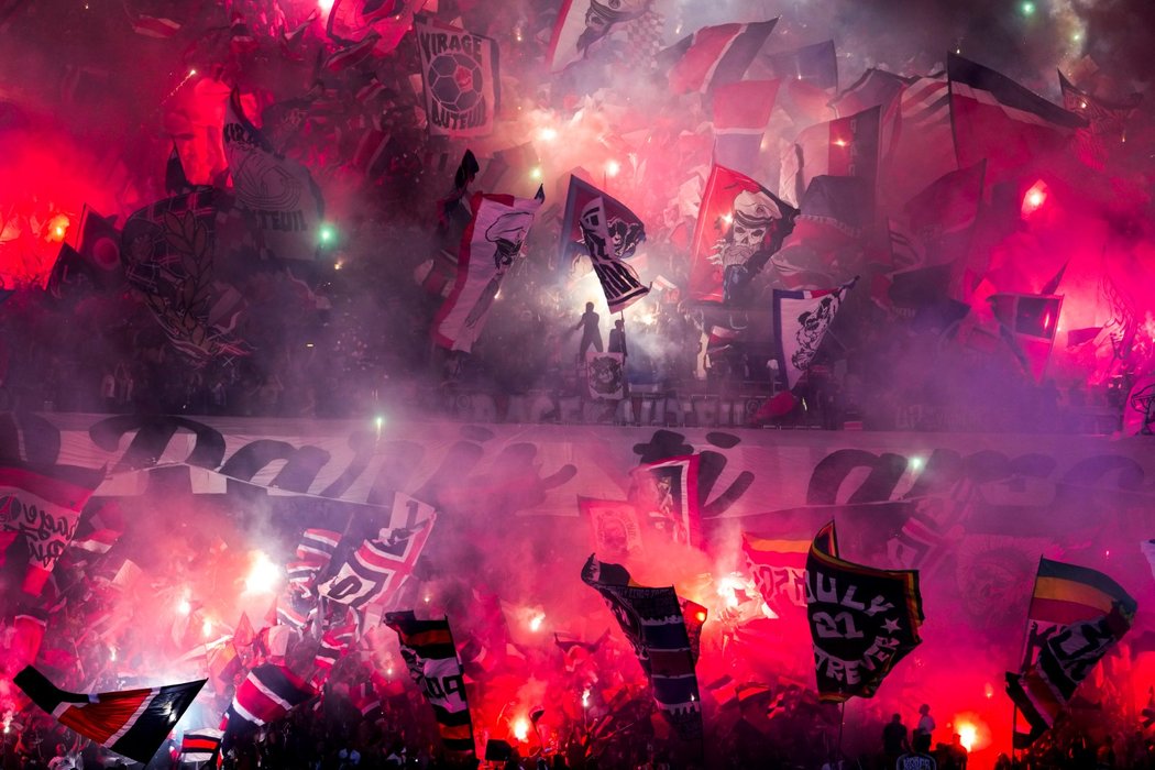 Fanoušci PSG vytvořili pekelnou atmosféru