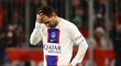 Smutný Lionel Messi po konci v osmifinále Ligy mistrů