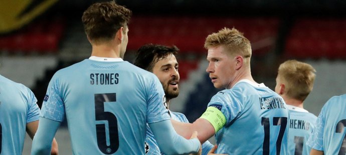 Radost fotbalistů Manchesteru City po vyrovnání proti PSG v prvním semifinále Ligy mistrů.