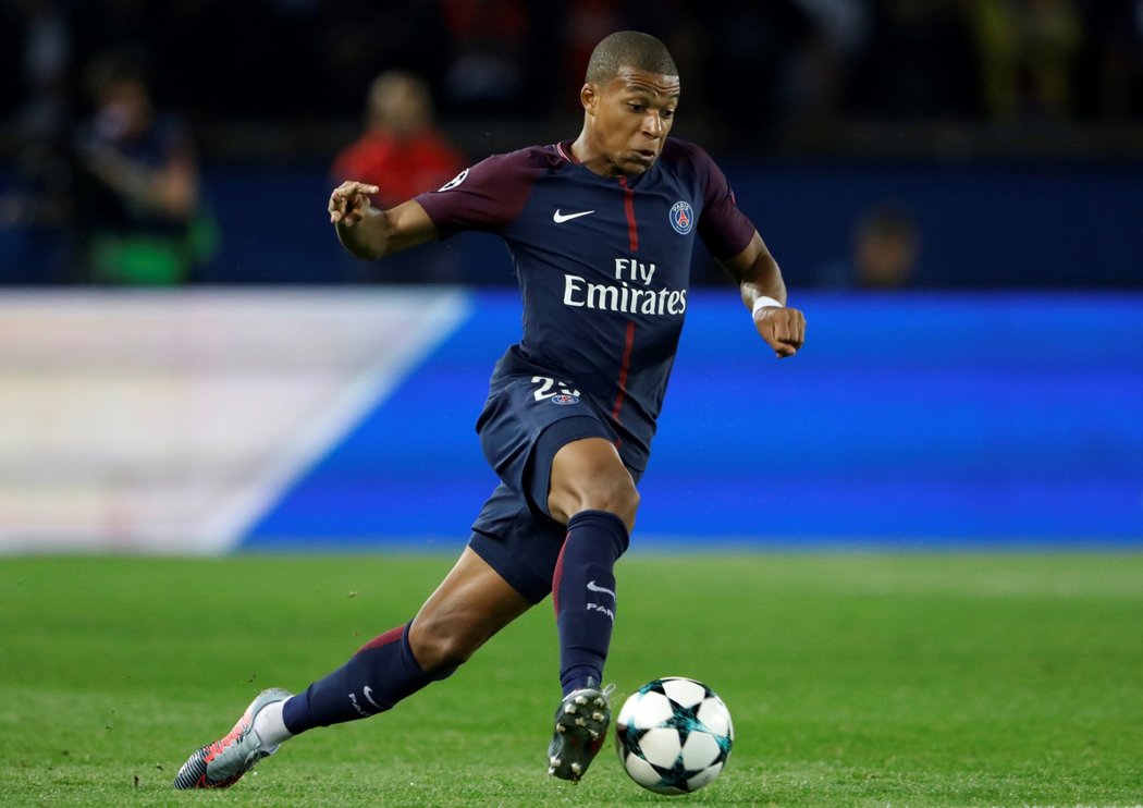 Francouzský supertalent Kylian Mbappé v zápase proti Bayernu