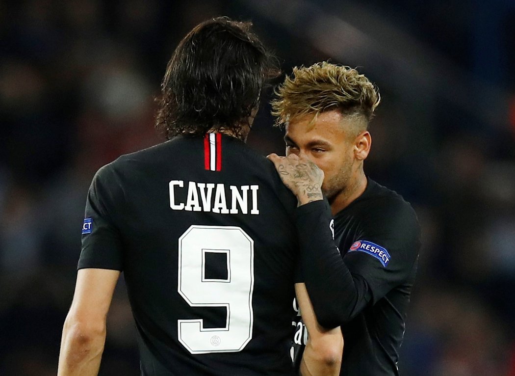 Ofenzivní esa PSG Edinson Cavani a Neymar během utkání s Neapolí