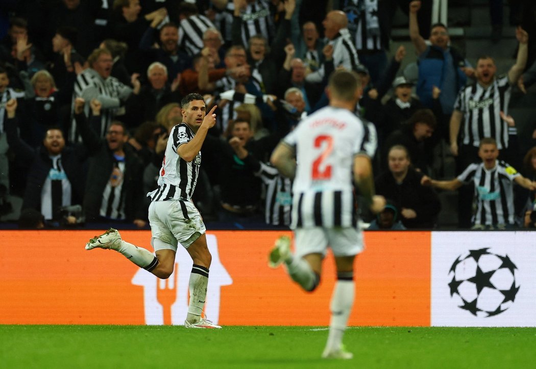 Newcastle šokoval PSG jasným vítězstvím