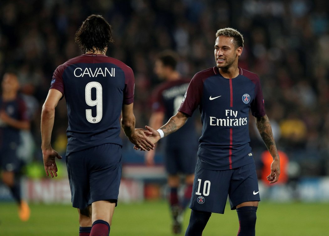 Edinson Cavani s Neymarem při zápase proti Bayernu