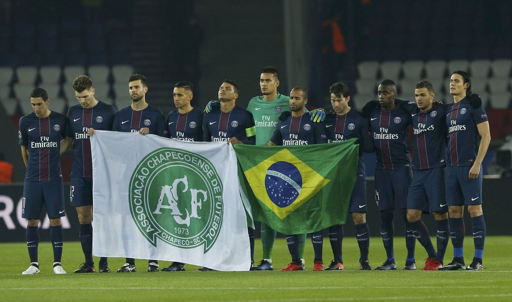 Fotbalisté PSG společně s hráči Ludogorce uctili památku letecké tragédie Chapecoense