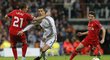 Cristiano Ronaldo byl v prvním poločase zápasu s Liverpoolem bedlivě střežen