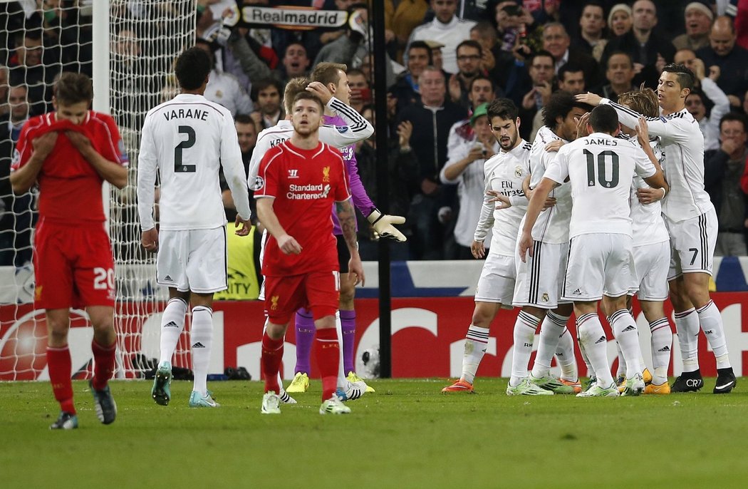 Real Madrid vedl nad Liverpoolem po první půli 1:0, trefil se Karim Benzema