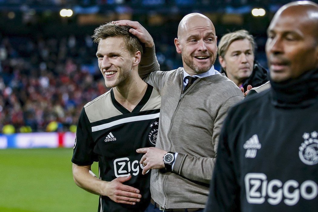 Erik Ten Hag může s Ajaxem slavit velkou výhru nad Realem a postup