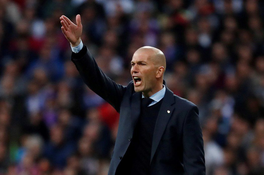 Trenér Realu Madrid Zinedine Zidane v utkání semifinále Ligy mistrů s Bayernem