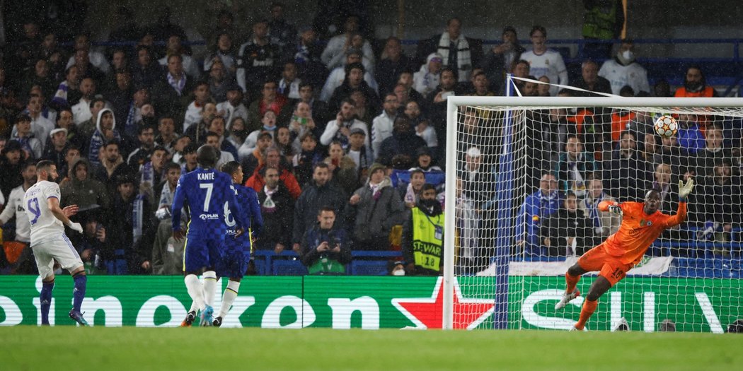 Druhá gólová hlavička Karima Benzemy
