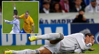 VIDEO: Kam mě to trefil? Červená po Ronaldově simulaci zničila zápas!