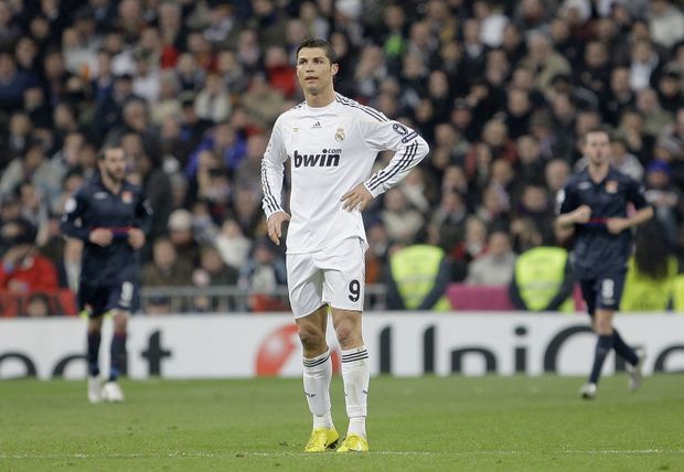 Cristiano Ronaldo nevěří, že se Lyonu podařilo dát gól Cristiano Ronaldo nevěří, že se Lyonu podařilo dát gól