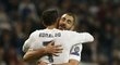 Karim Benzema oslavuje s Cristianem Ronaldem