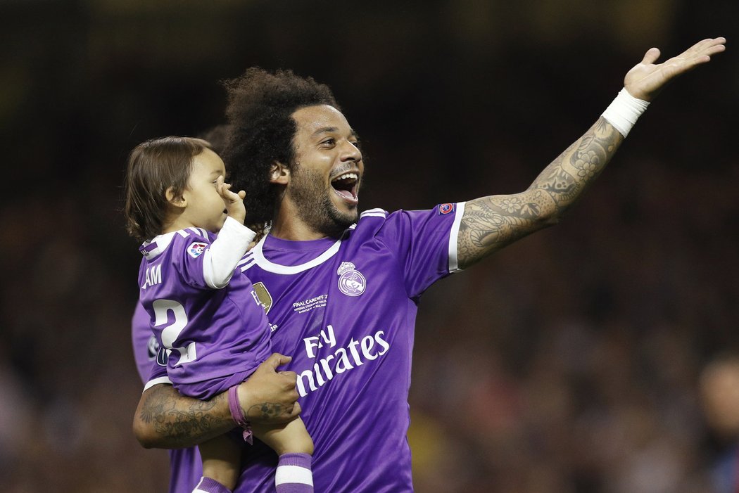 Obránce Realu Madrid Marcelo slaví výhru ve finále Ligy mistrů