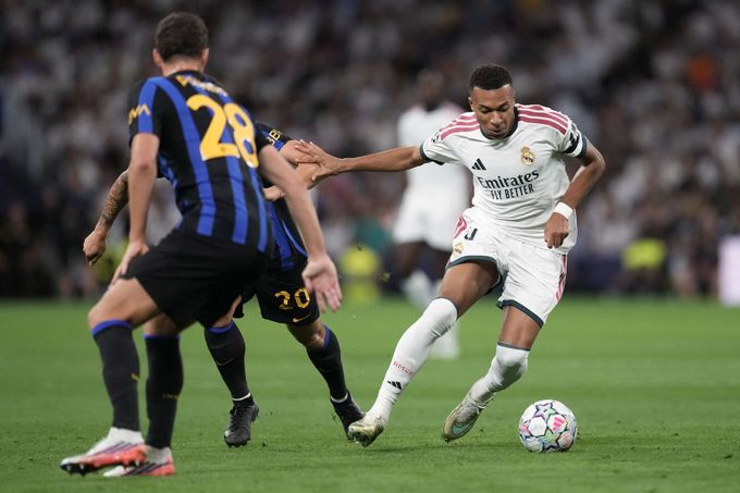 Liga mistrů ONLINE: Real Madrid - Inter 2:0, Porto hraje s Manchesterem City, Lille proti Betisu Liga mistrů ONLINE: Real Madrid - Inter 2:0, Porto hraje s Manchesterem City, Lille proti Betisu