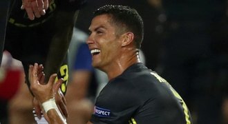 SESTŘIHY LM: Ronaldo viděl červenou kartu, City padlo a Real uspěl