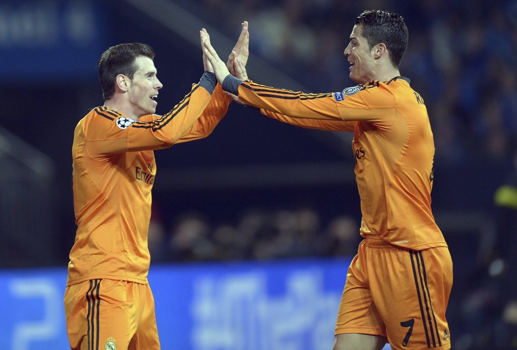 Gareth Bale a Cristiano Ronaldo měli podíl na čtyřech gólech Realu Madrid v zápase na Schalke