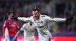 Gareth Bale střílí čtvrtý gól Realu Madrid do sítě Viktorie Plzeň