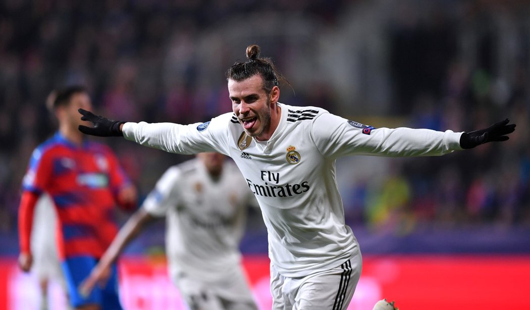 Gareth Bale střílí čtvrtý gól Realu Madrid do sítě Viktorie Plzeň