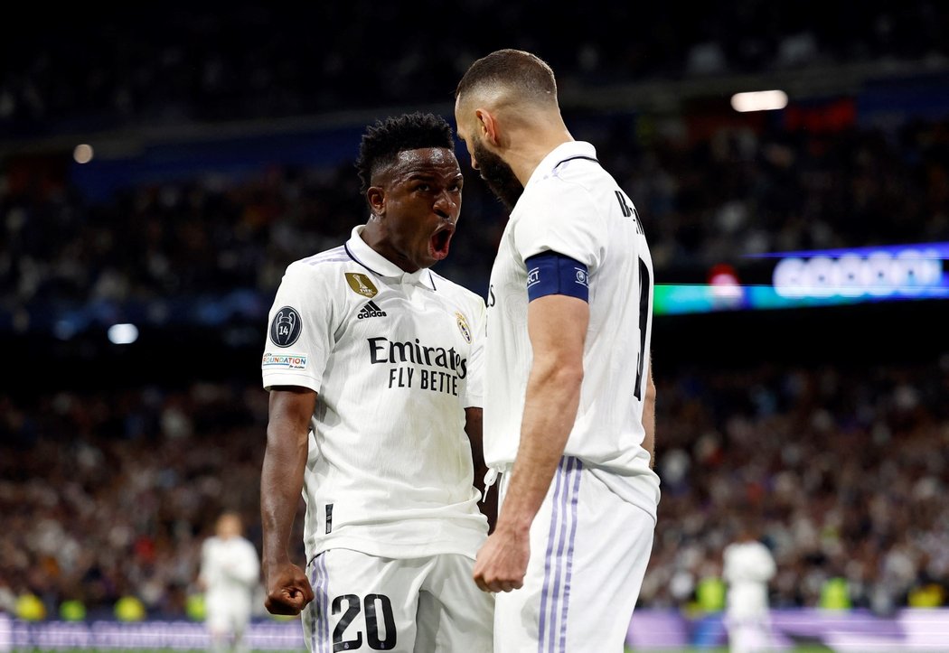Radost dvou hlavních hvězd Realu Madrid - Vinícius Júnior a Karim Benzema
