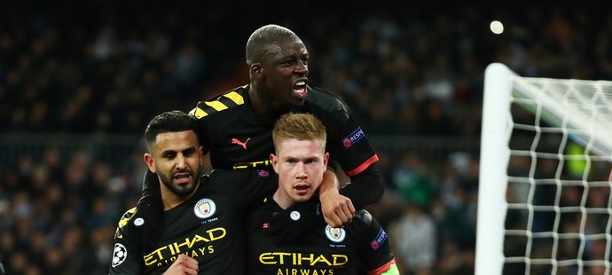 Manchester City ve druhé půli udeřil dvakrát za pět minut