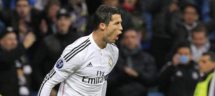 Cristiano Ronaldo je nadále klíčovým hráčem Realu, za pořádný balík by ho ale mohl v létě opustit