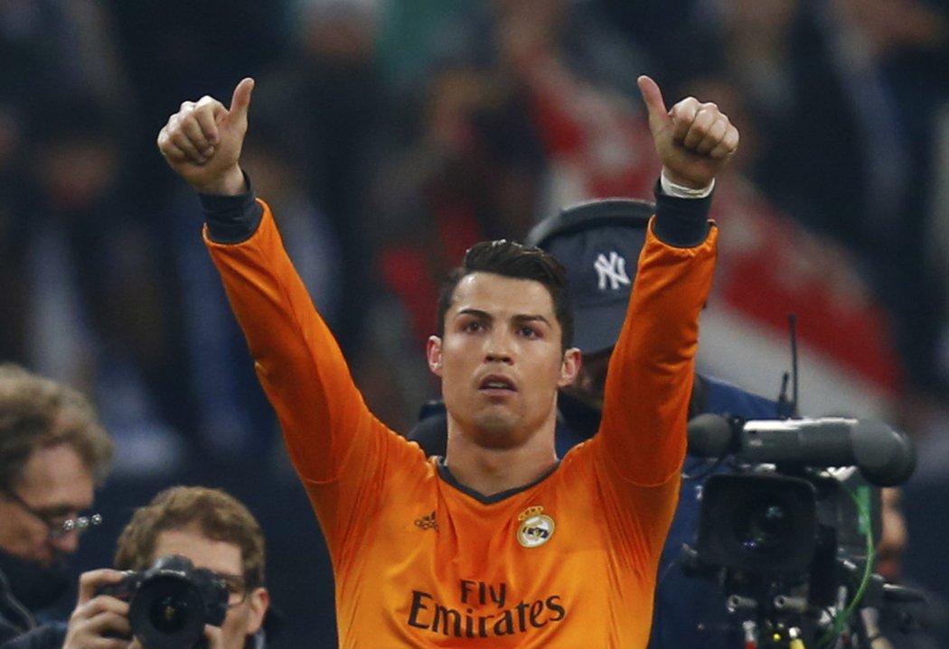 Je to tam! Cristiano Ronaldo nasázel Schalke dva góly a předstihl Zlatana Ibrahimoviče na čele střelecké tabulky Ligy mistrů