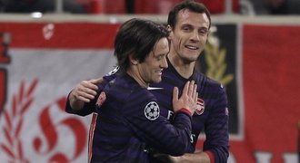 Rosický nastoupil v základu a dal gól! V půli střídal a Arsenal prohrál