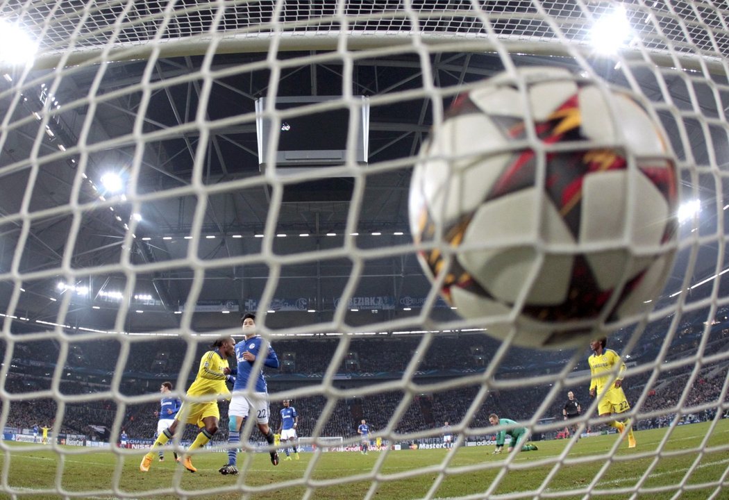 Didier Drogba právě zatloukl pátý hřebíček do rakve Schalke