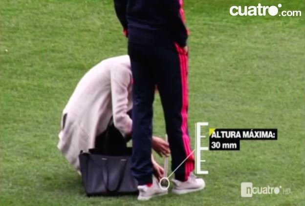 Kouč Bayernu Pep Guardiola nechal přeměřit trávník na stadionu Atlétika Madrid