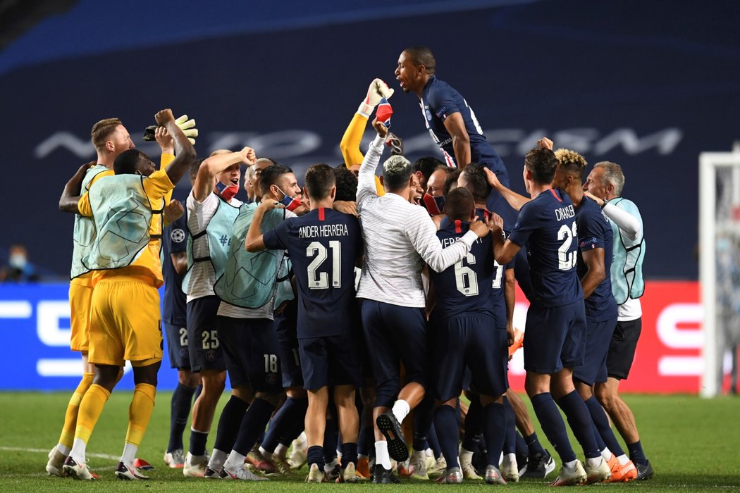 Fotbalisté PSG porazili v semifinále Ligy mistrů Lipsko 3:0