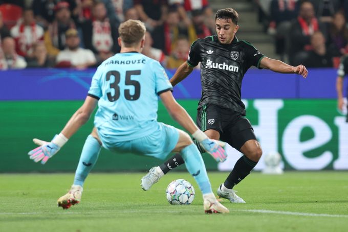 ONLINE: Slavia - Lens 0:0. Sešívaní už slavili. Ayaosiho gól ale neplatí kvůli ruce ONLINE: Slavia - Lens 0:0. Sešívaní už slavili. Ayaosiho gól ale neplatí kvůli ruce