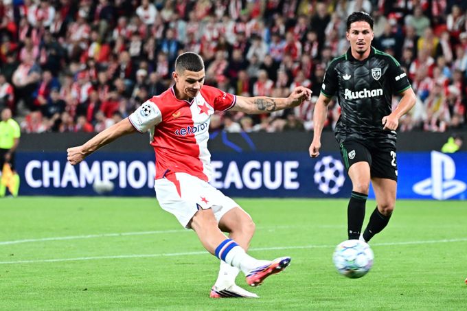 ONLINE: Slavia - Lens 0:0. Pražané zahazují šance. Šturm dvakrát těsně minul ONLINE: Slavia - Lens 0:0. Pražané zahazují šance. Šturm dvakrát těsně minul