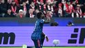 Bukayo Saka proměnil penaltu proti Slavii
