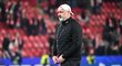 Zamyšlený trenér Slavie Jindřich Trpišovský Zamyšlený trenér Slavie Jindřich Trpišovský