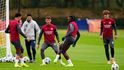 Fotbalisté Arsenalu během tréninku před úterním zápasem Ligy mistrů v Edenu