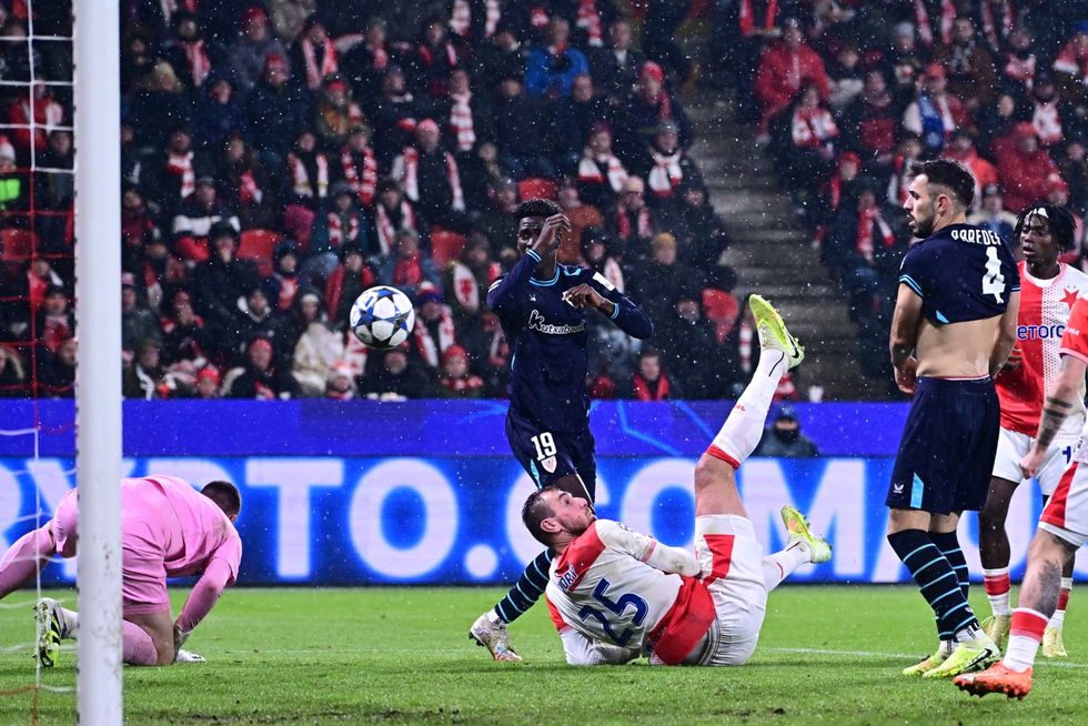 ONLINE: Slavia - Bilbao 0:0. Chorý zahrozil, gól by ale neplatil kvůli faulu ONLINE: Slavia - Bilbao 0:0. Chorý zahrozil, gól by ale neplatil kvůli faulu
