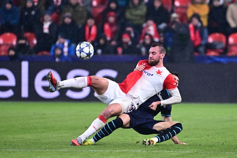 Eskalace soubojovosti. Slavia narazila do zdi a musí se otočit, tento fotbal hráče neprodá Eskalace soubojovosti. Slavia narazila do zdi a musí se otočit, tento fotbal hráče neprodá