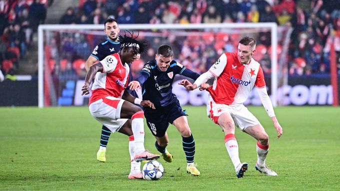 ONLINE: Slavia - Bilbao 0:0. Domácí střelecky aktivnější, na gól se ale čeká ONLINE: Slavia - Bilbao 0:0. Domácí střelecky aktivnější, na gól se ale čeká